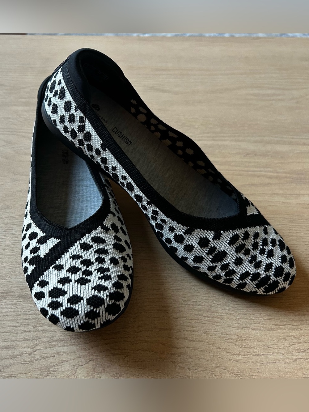 Cloudsteppers by Clarks Black & White Leopard Knit Ballet FlatsWomen’s Size 7.5